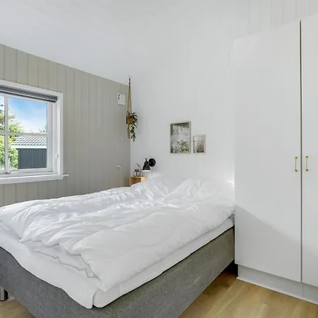 펜션 Cozy Home In Blavand With Sauna *